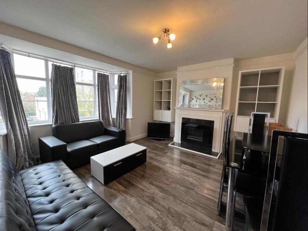 Bright And Spacious 2 Bedroom Apartment Sutton  Exterior foto